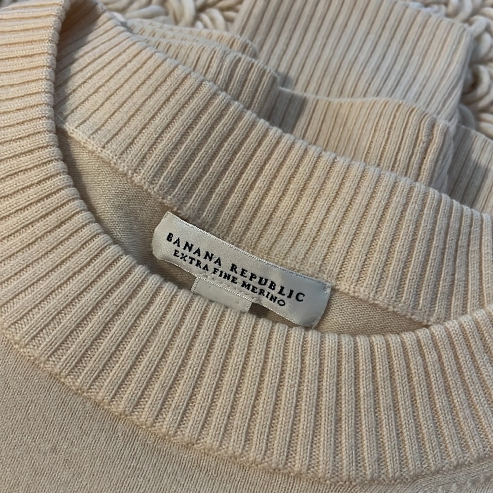 Banana Republic Merino Wool Sweater Small
